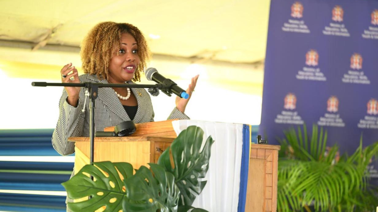 Education Minister Reports Decline in Teacher Resignations